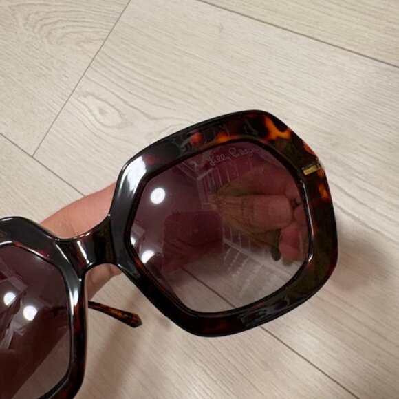 Lily Pulitzer Sunglasses - Picture 9 of 10